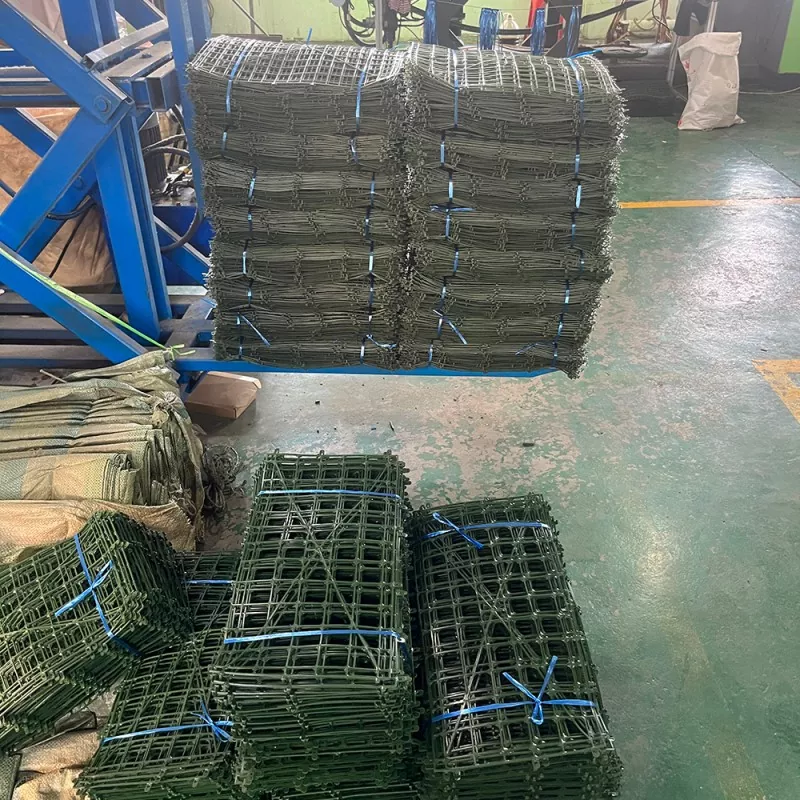 Faux Green Wall with Custom Packaging for Wholesale Orders