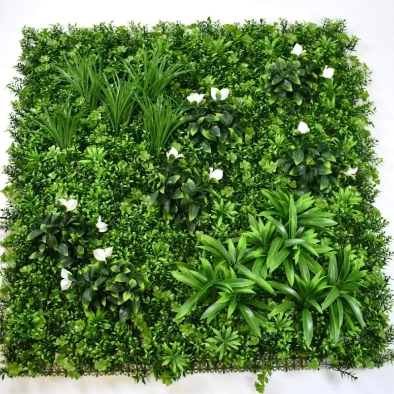 High-density synthetic green panel with 1296 foliage pins